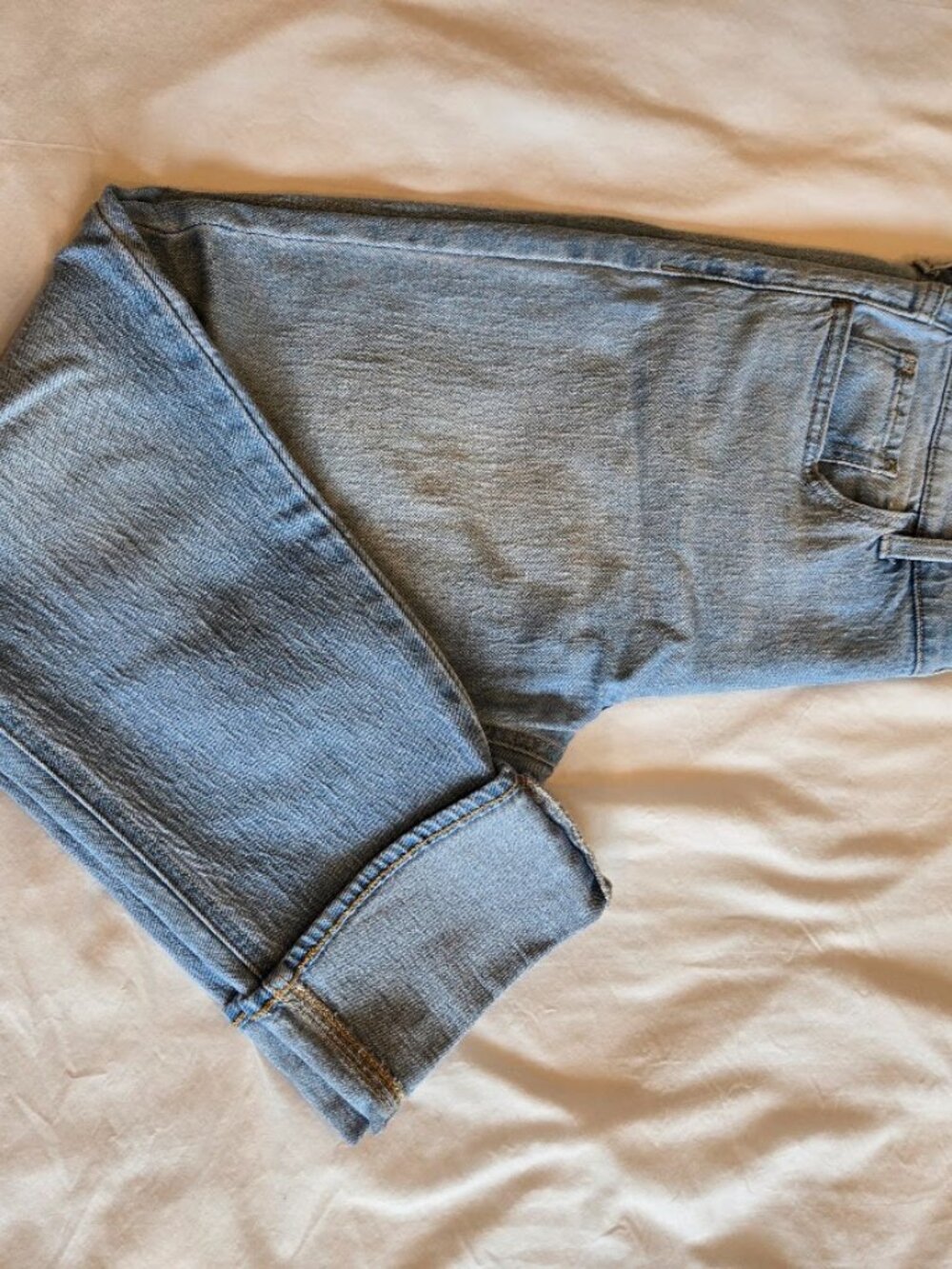 Old Navy Mid-Rise Wow Boyfriend Jeans, Sz. 6 - Picture 2 of 7
